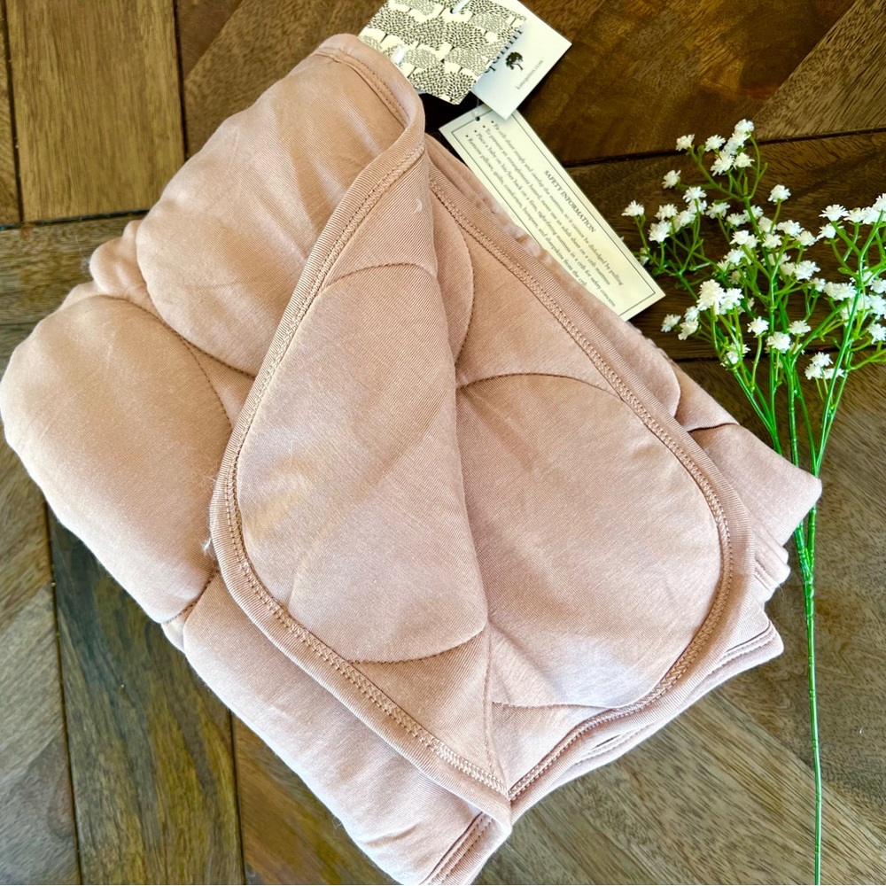 Kate Quinn quilted Fawn blanket NWT